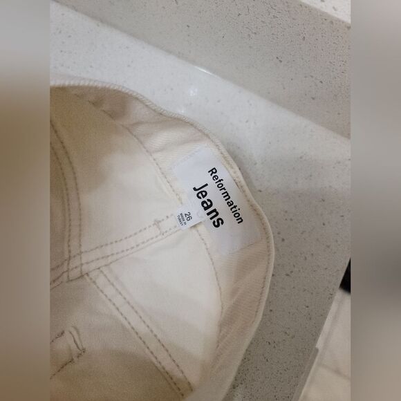 Reformation Wilder High Rise Relaxed Jean Shorts 26 - Picture 5 of 8